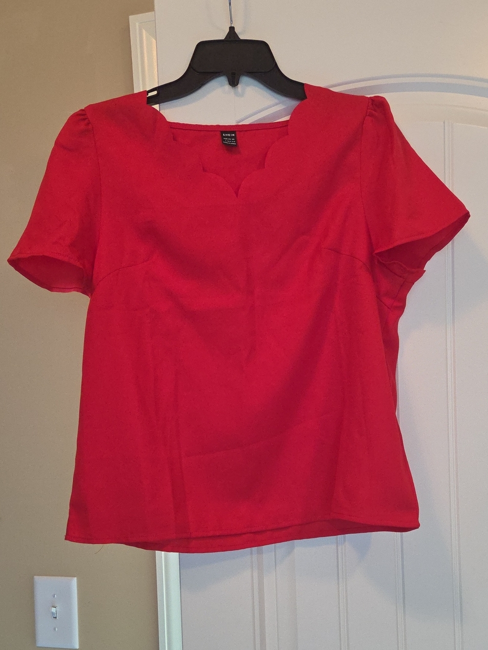 SHEIN Red Short Sleeve Scallop-Neck Blouse